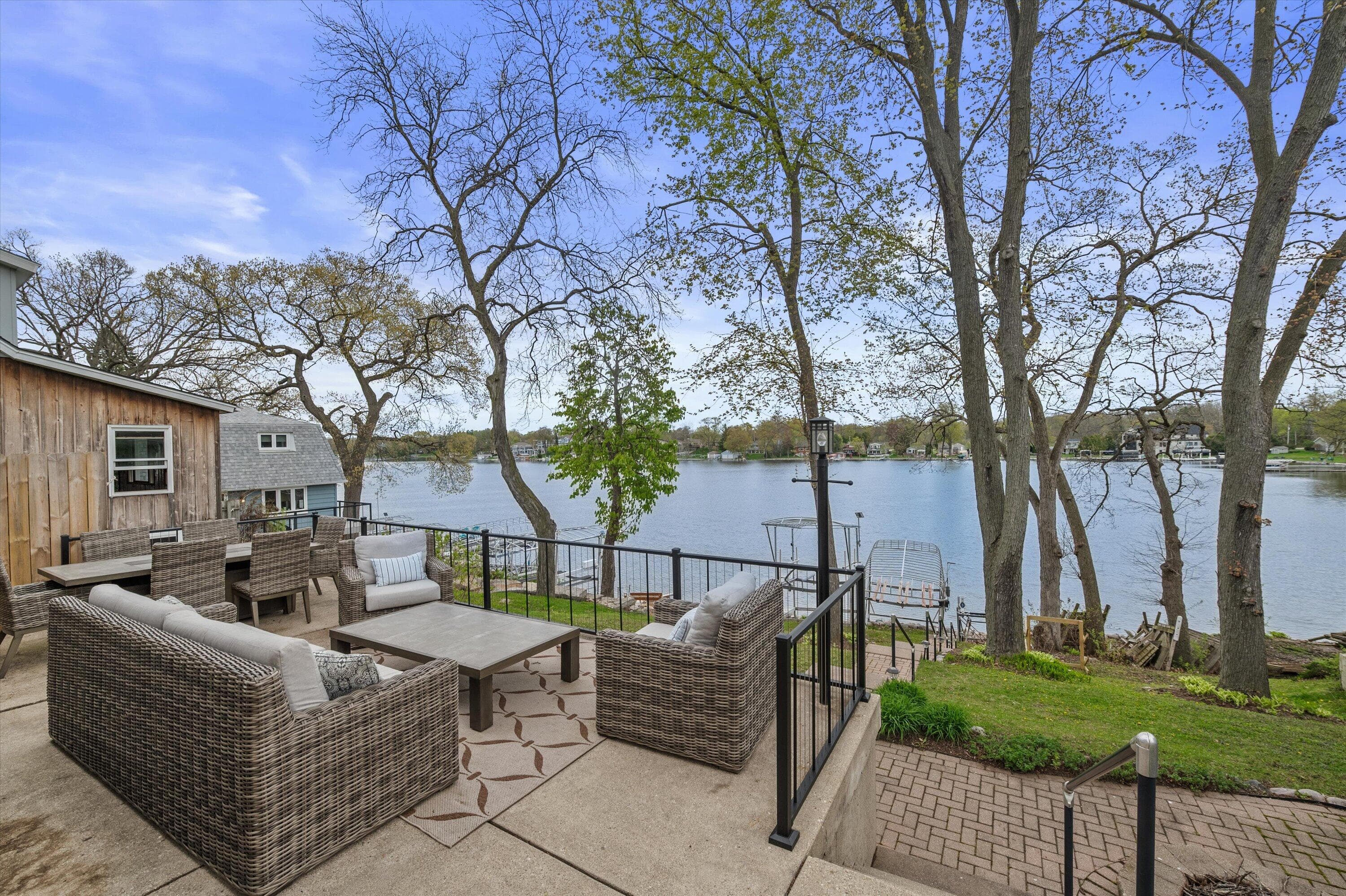 W342N4870 Lindy Ln, Oconomowoc