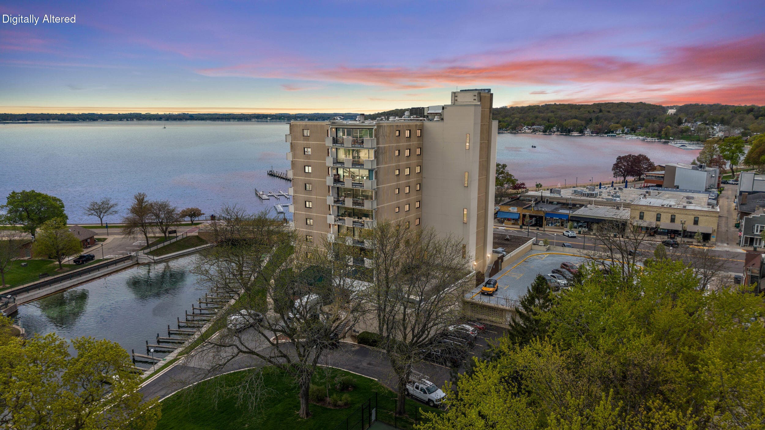 101 Broad St, Lake Geneva