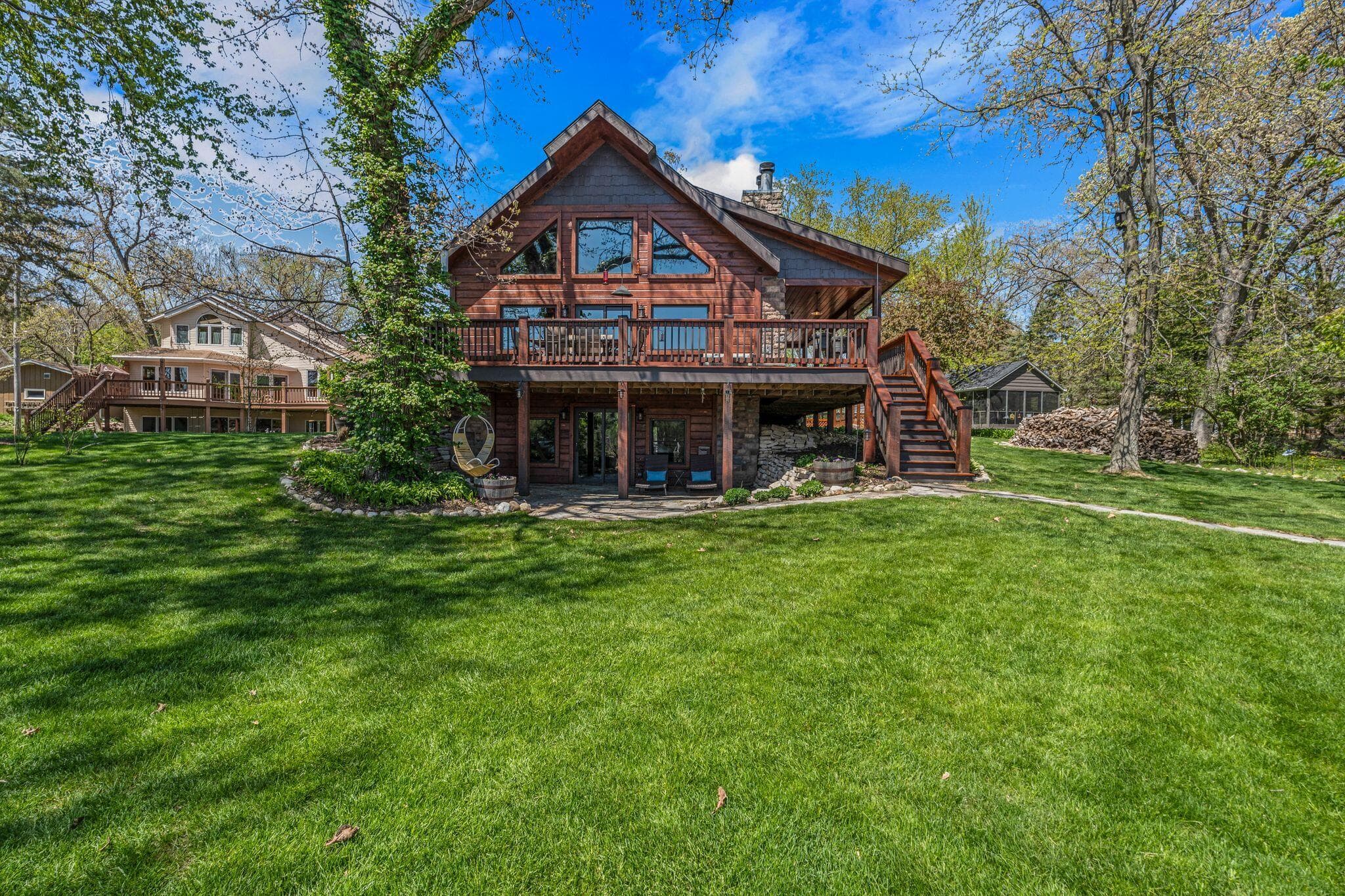 3024 Nagawicka Ave, Delafield