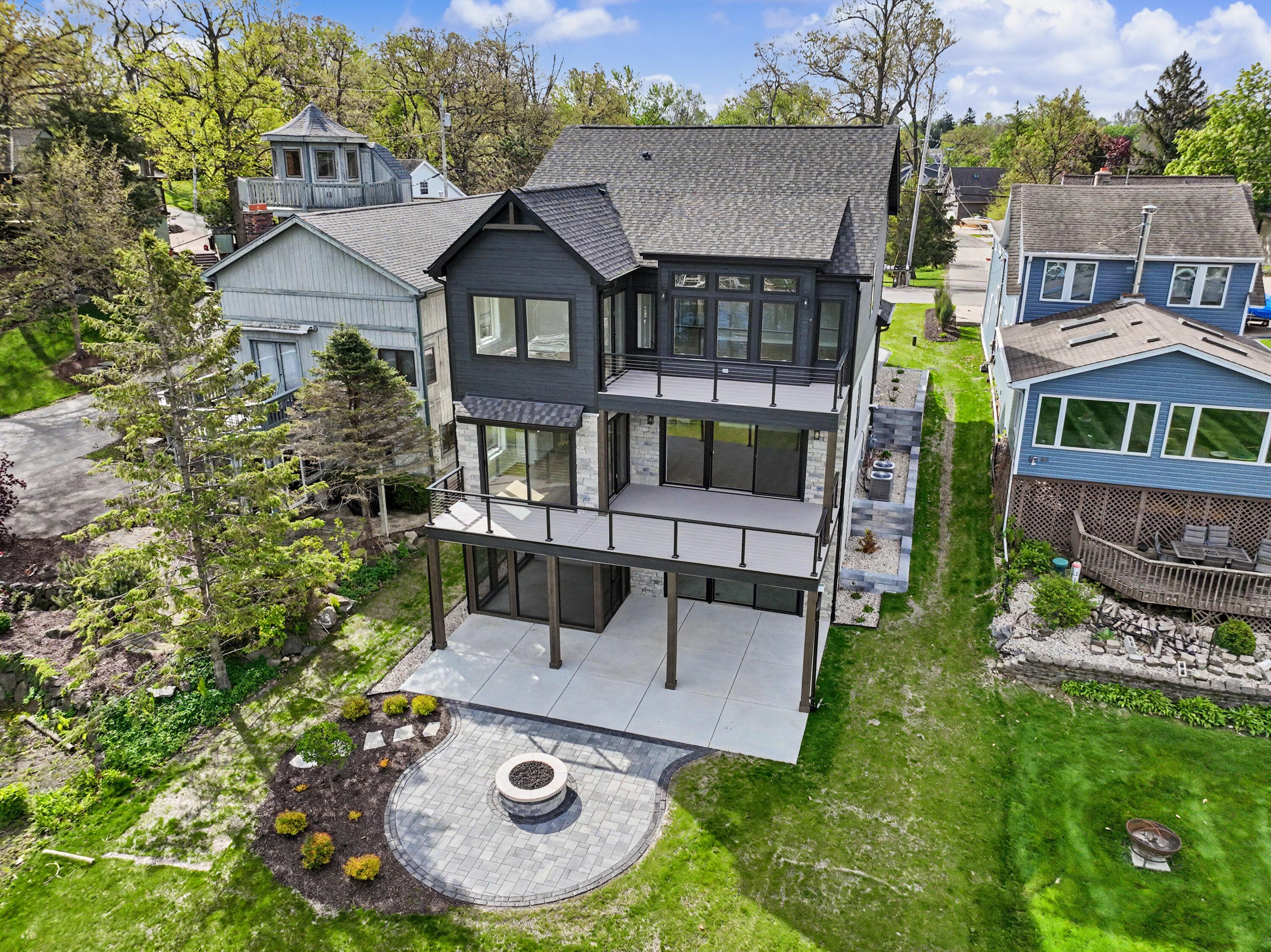 30248 Forest Dr, Burlington