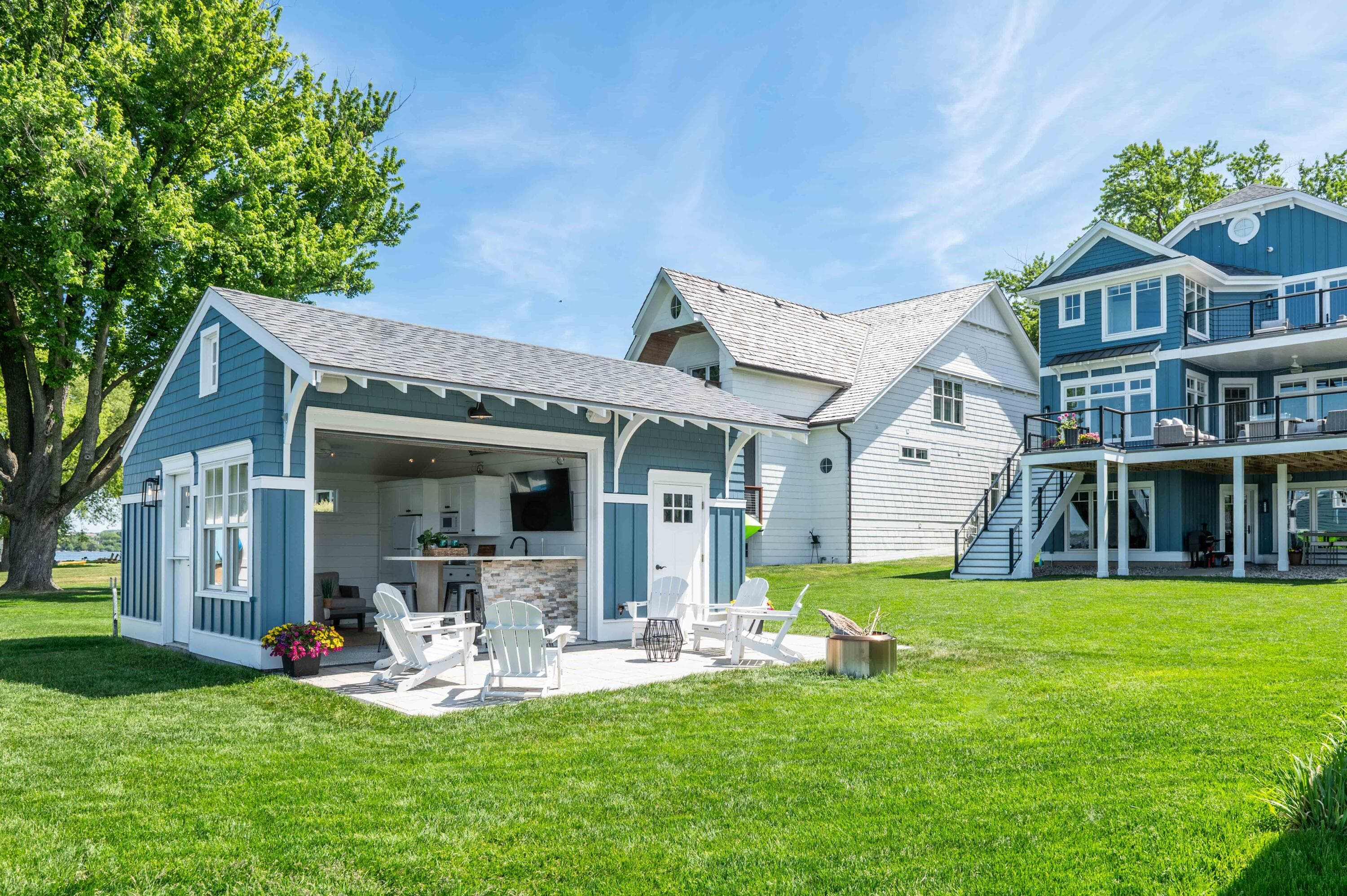 W267N2937 Peterson Dr, Pewaukee