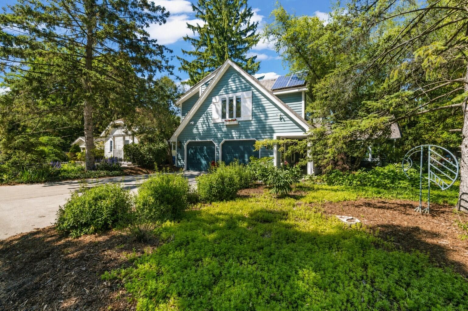904 W Labelle Ave, Oconomowoc
